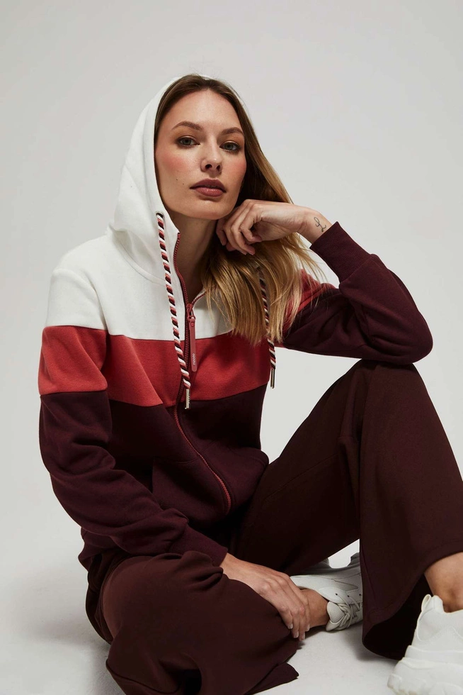 Bluza z kapturem kasztanowa