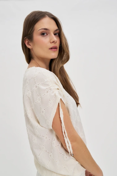 Ażurowa bluzka ecru 