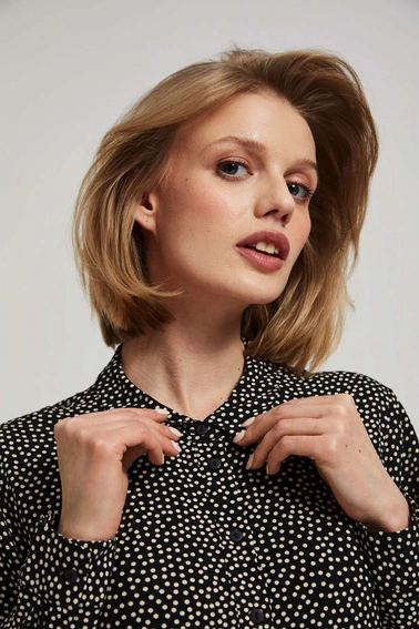 Koszulowa sukienka z rozkloszowanym dołem czarna