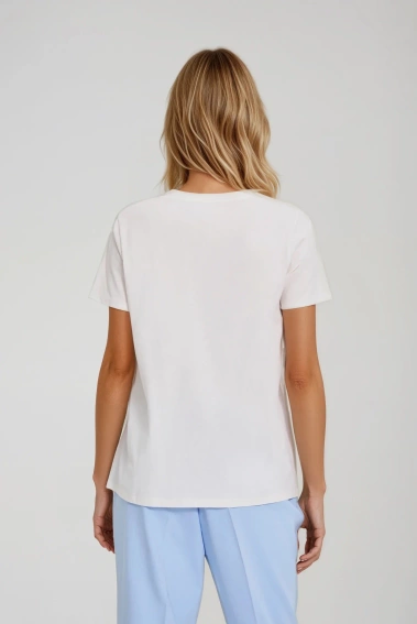 Bluzka z ozdobnymi guzikami biała