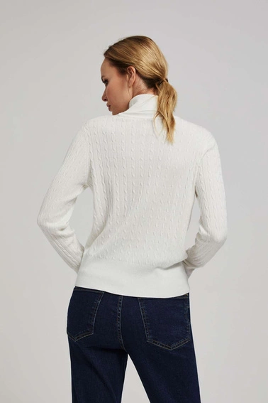 Cienki sweter z golfem perłowy