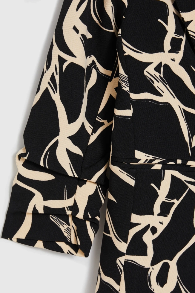 Marynarka z marszczonymi rękawami 3/4 czarna