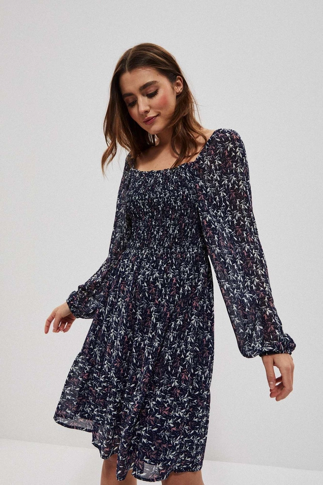 Wzorzysta sukienka granatowa