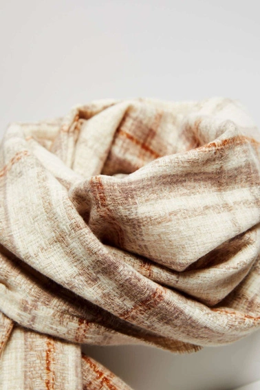 Szeroki szal w kratę