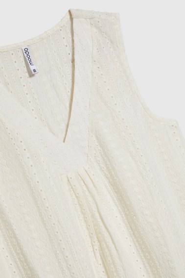 Top z dekoltem w serek ecru