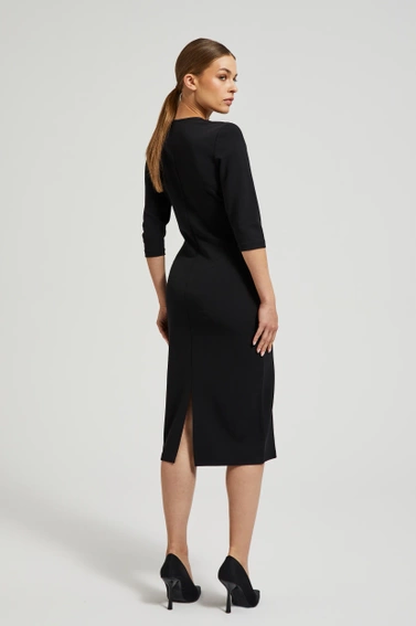 Gładka sukienka z dekoltem w serek czarna