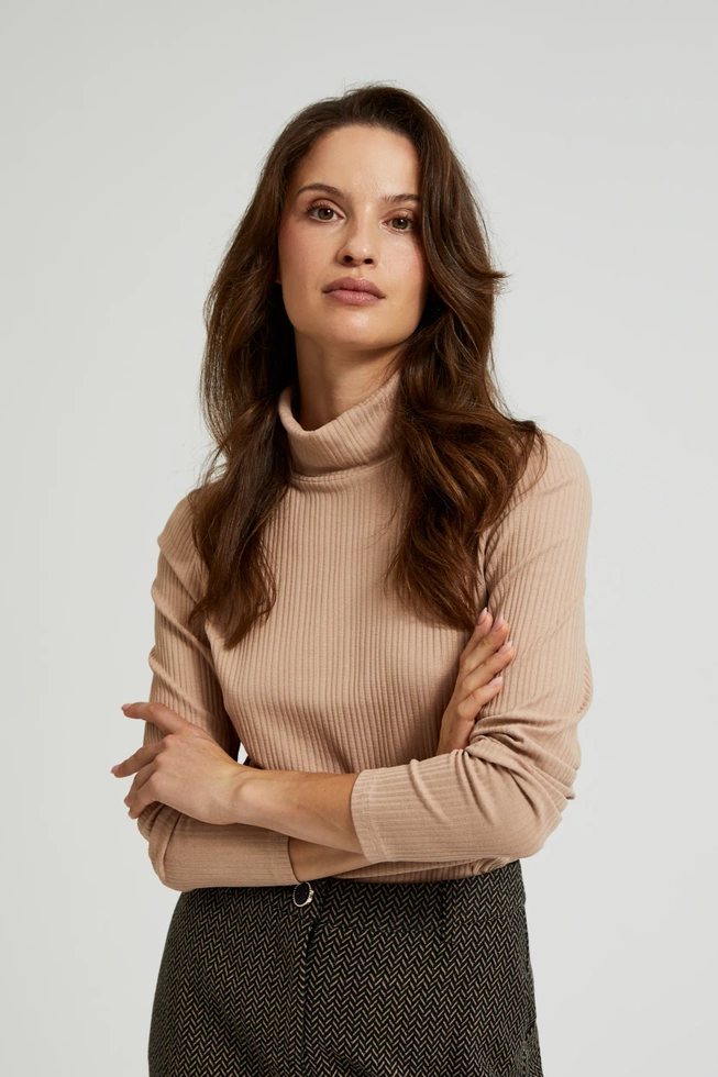 Prążkowany golf z długimi rękawami beżowy