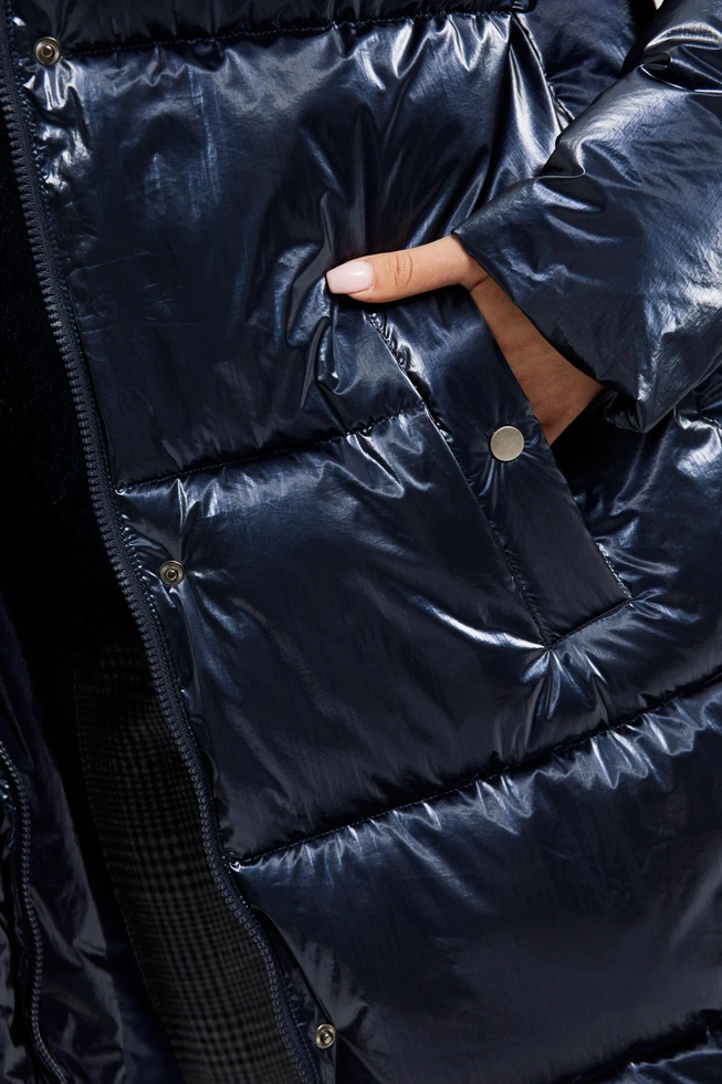 Długa metaliczna kurtka granatowa