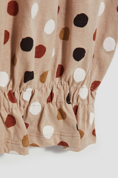 T-shirt w kolorowe kropki piaskowy