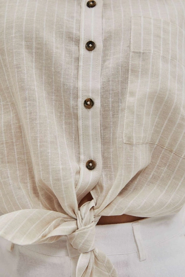 Lniana koszula z wiązaniem