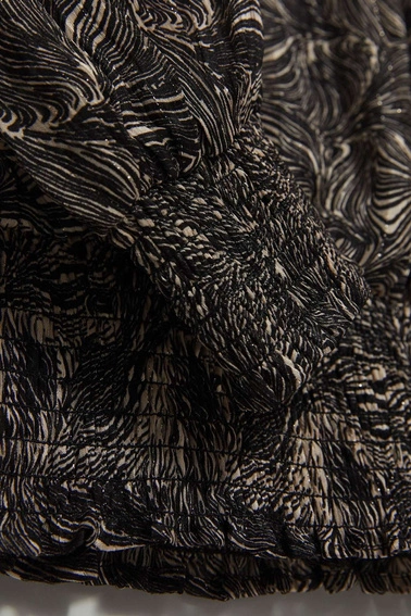 Koszula z printem i bufiastymi rękawami czarna