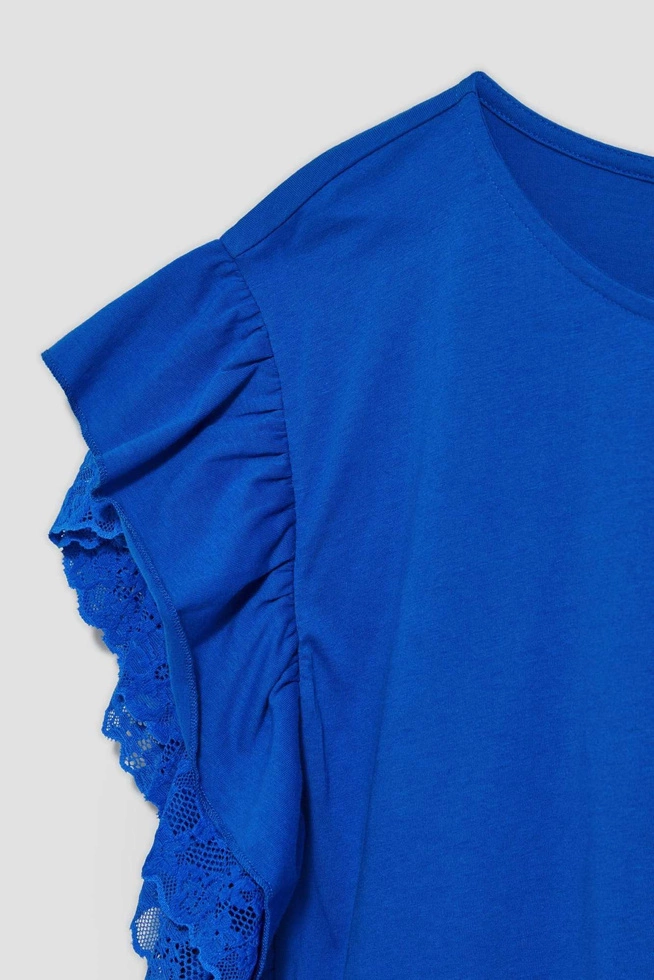 Bluzka z falbaną na ramionach niebieska