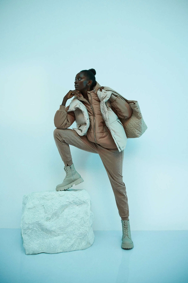 Krótka pikowna kurtka