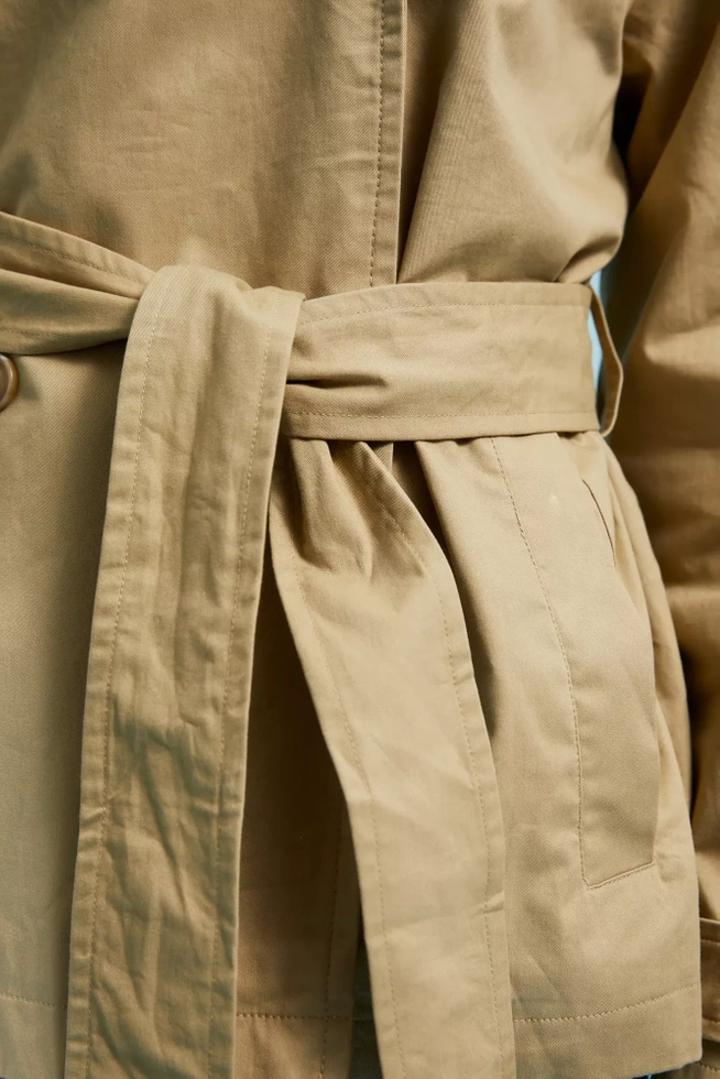 Krótki trench beżowy