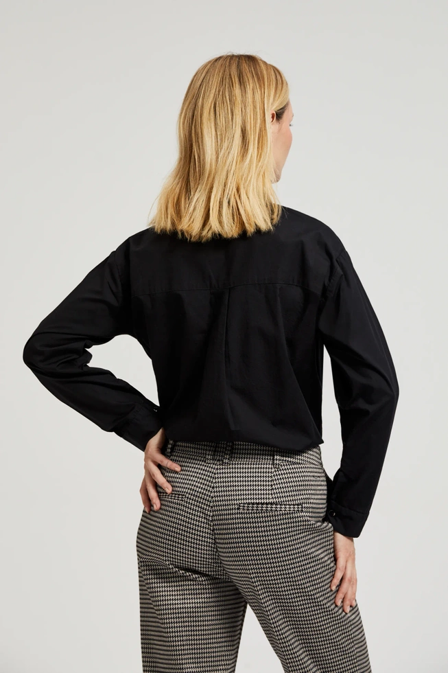 Gładka koszula z dlugimi rękawami czarna