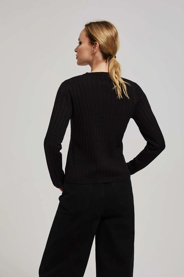 Sweter ozdobiony metaliczną nitką czarny