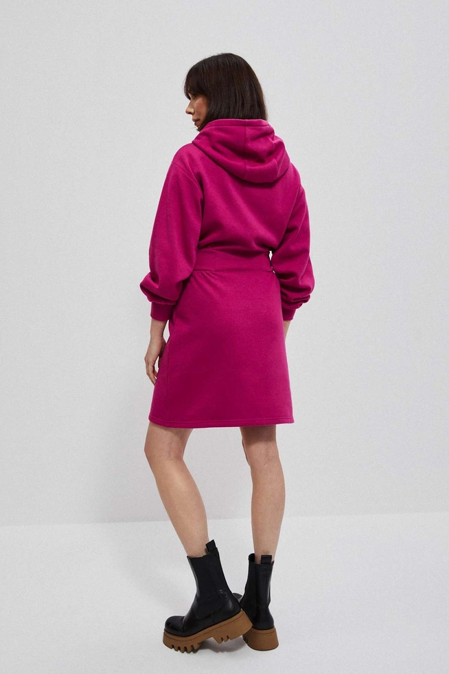 Taliowana sukienka z kapturem