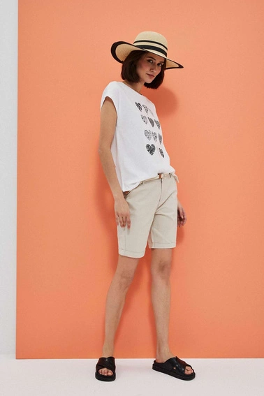 Kapelusz słomkowy z szerokim rondem ozdobiony paskami piaskowy