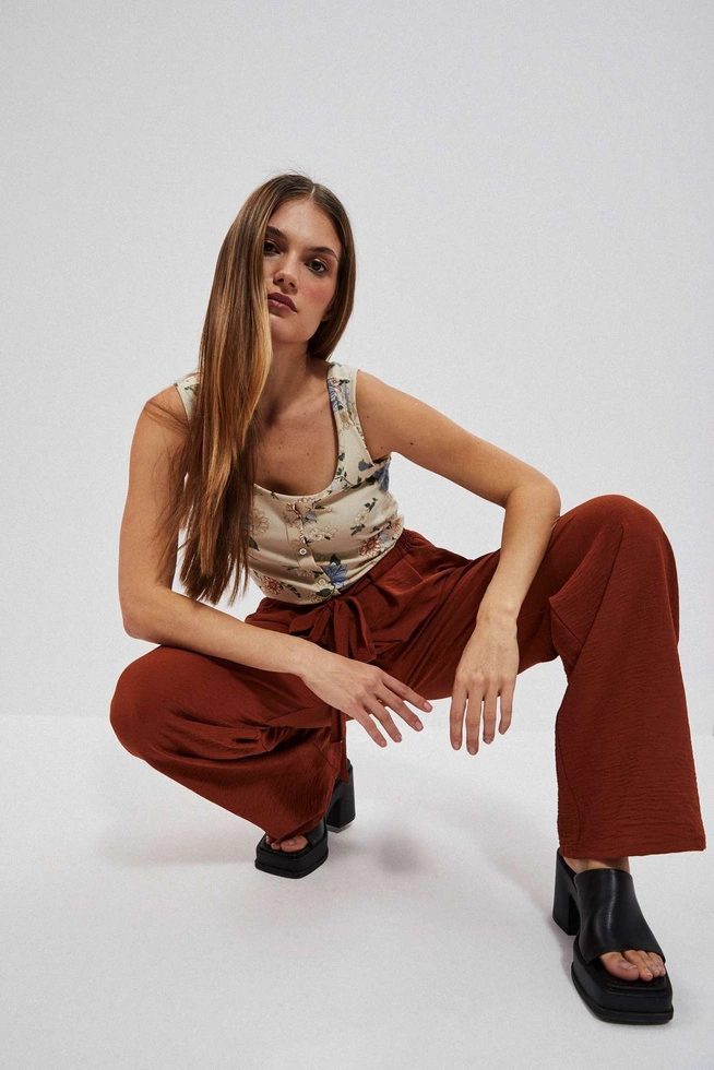 Spodnie z szerokimi nogawkami brązowe