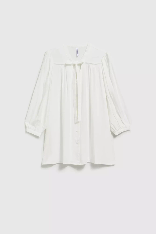 Koszula zapinana na guziki z wiązanym dekoltem biała