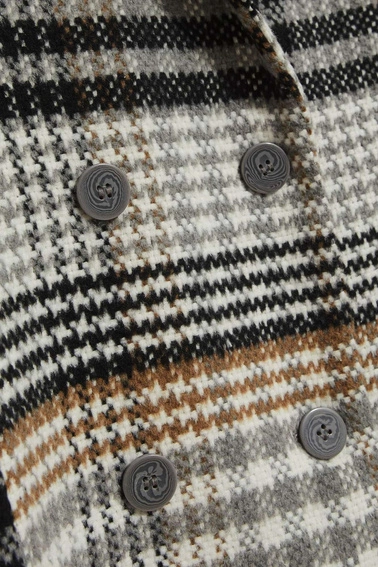 Dwurzędowy płaszcz w kratę