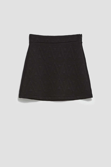 Spódnica mini z geometrycznym tłoczeniem