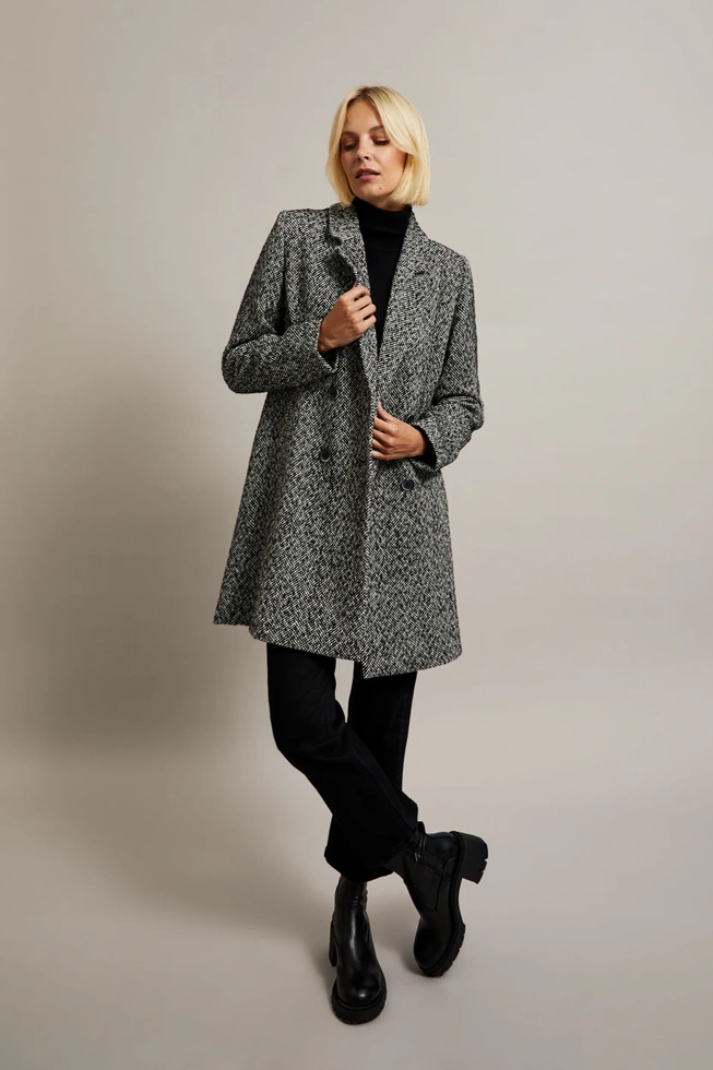 Płaszcz w delikatną jodełkę czarny