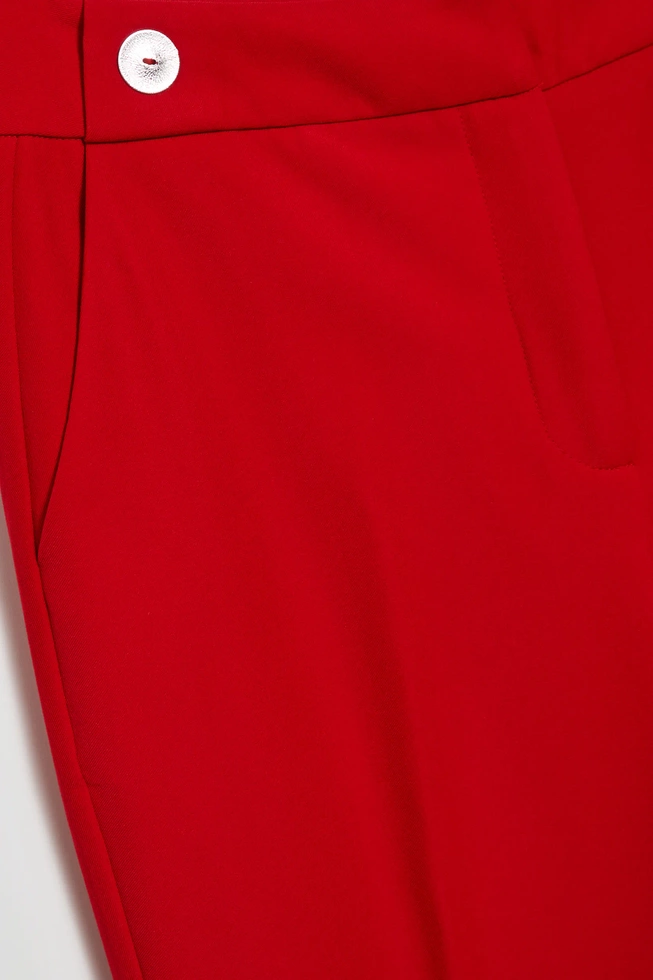 Spodnie w kant z prostymi nogawkami czerwone