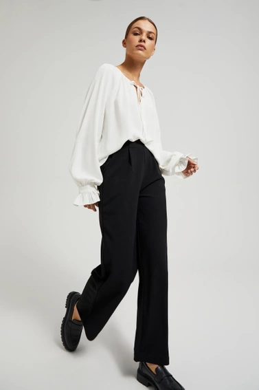 Eleganckie spodnie z szerokimi nogawkami i guzikami czarne