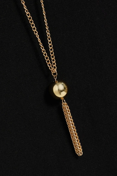 Gładka sukienka z łańcuszkiem czarna