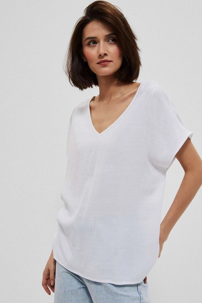 Koszulowa bluzka z dekoltem w serek z wiskozy biała