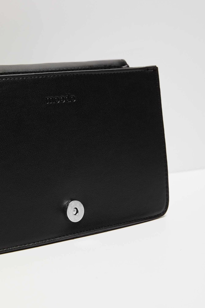 Pikowana torebka na łańcuszku czarna