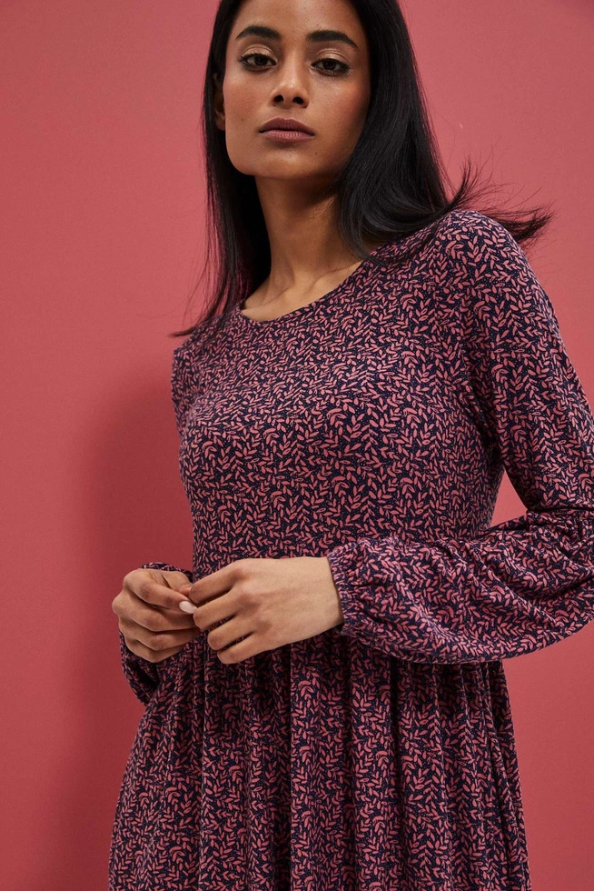 Sukienka w roślinnym printem