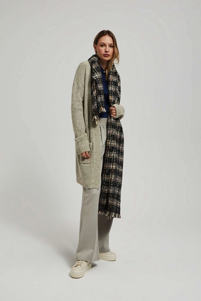 Szalik w kratę z metaliczną nitką czarny