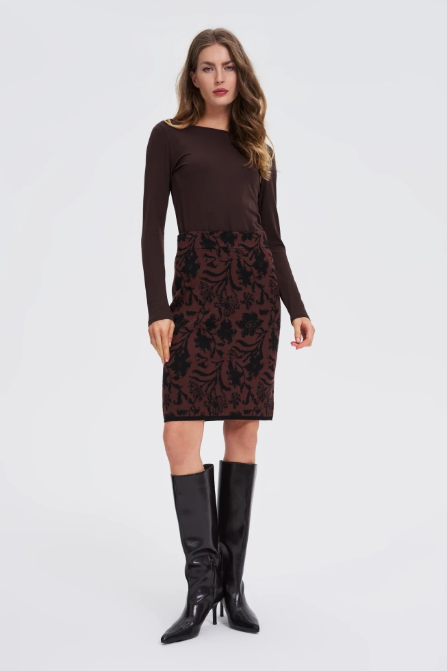 Dopasowana bluzka z długimi rękawami brązowa