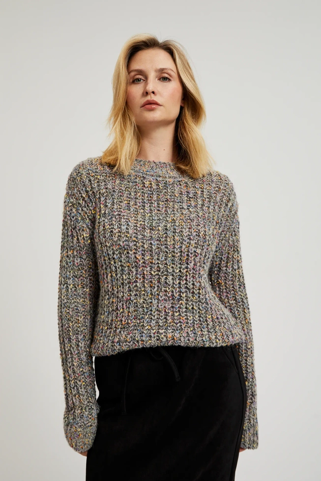 Sweter ozdobiony kolorową nitką szary