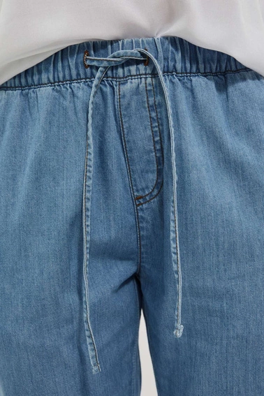 Joggery z wiązaniem w pasie