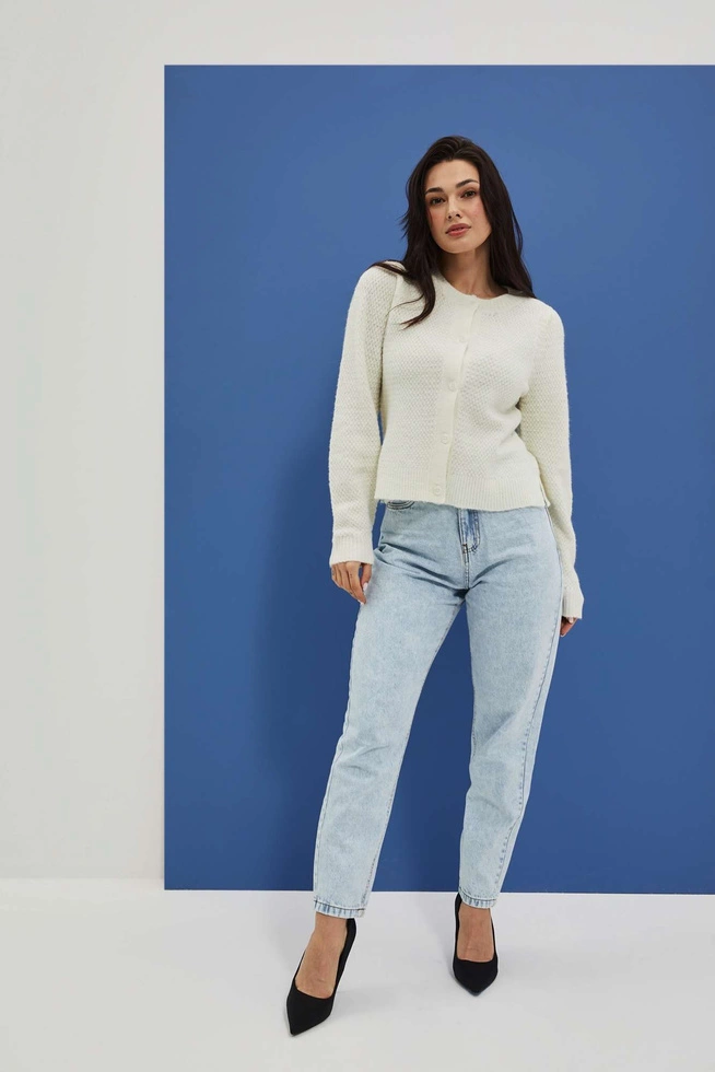 Klasyczny kardigan zapinany na guziki