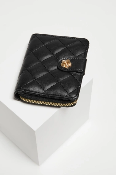 Pikowany portfel czarny