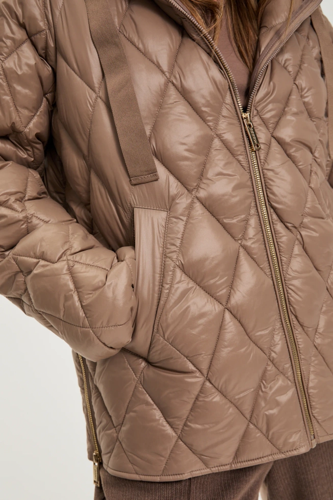 Pikowana kurtka beżowa