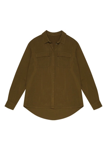 Gładka koszula z kieszeniami