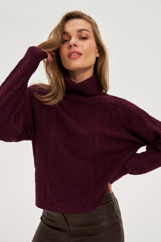 Sweter z golfem burgundowy