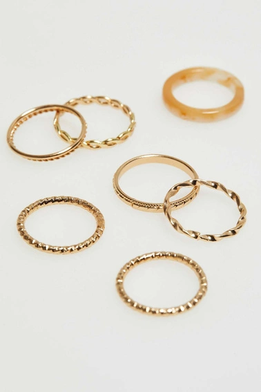 Zestaw eleganckich pierścionków