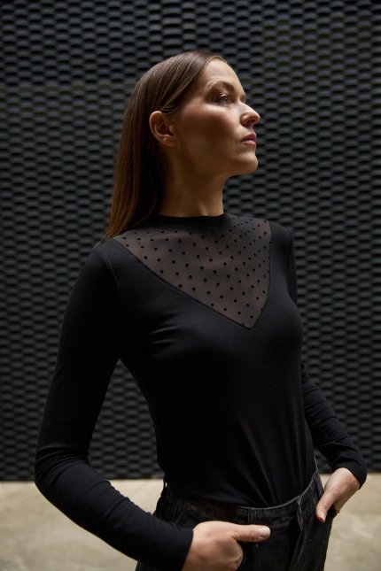 Dopasowana bluzka czarna