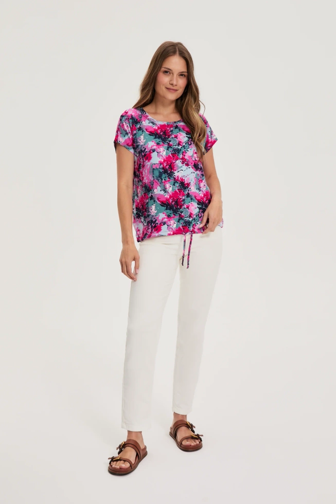 Wzorzysta bluzka fuksjowa