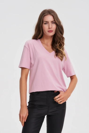 T-shirt z dekoltem w serek różowy