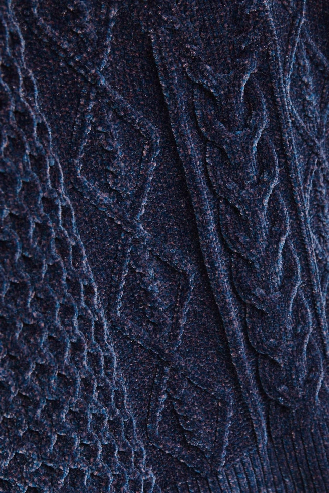 Sweter z ozdobnym splotem granatowy