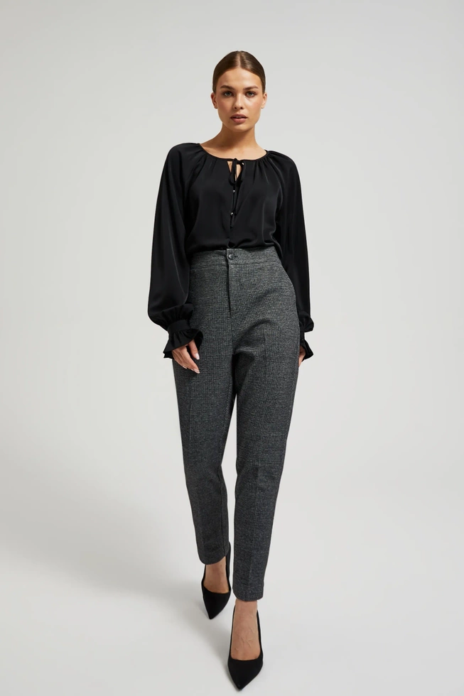 Koszula z bufiastymi rękawami i wiązanym dekoltem czarna