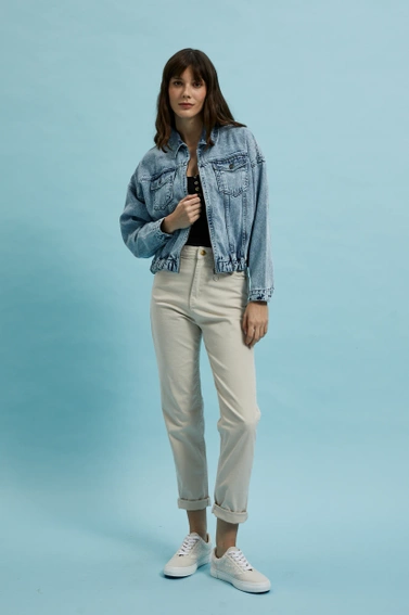 Jeansowa kurtka zapinana na zamek niebieska