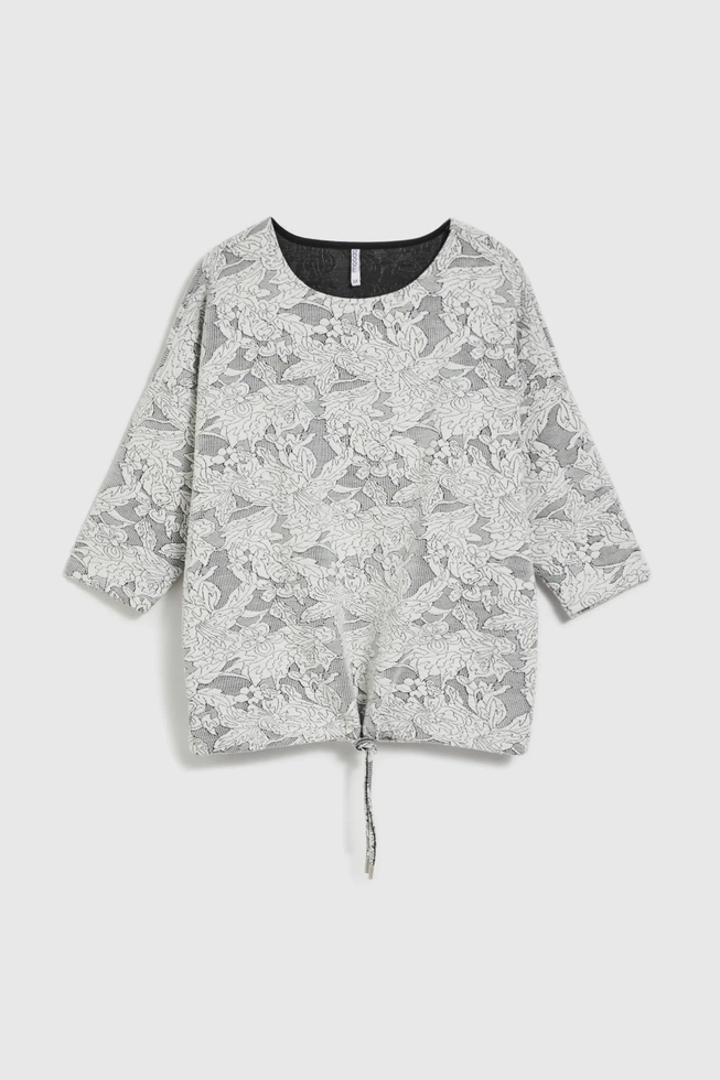 Bluza z kwiatowym wzorem i rękawami 3/4 biała